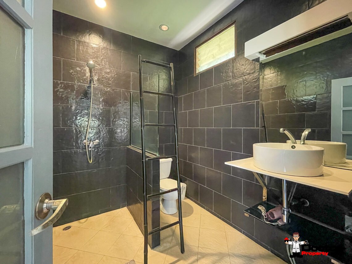 Spacious 5 Bedroom Private Pool Villa with Sea View – Bo Phut, Koh Samui – For Sale